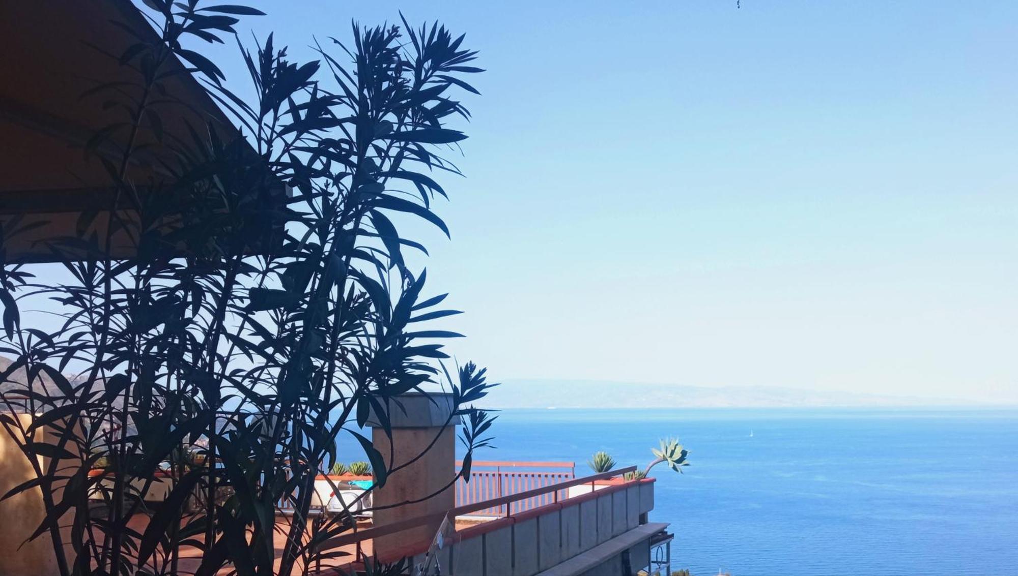 Mara'S House, 10 Minuti A Piedi Dal Centro, Parcheggio Privato Taormina Dış mekan fotoğraf