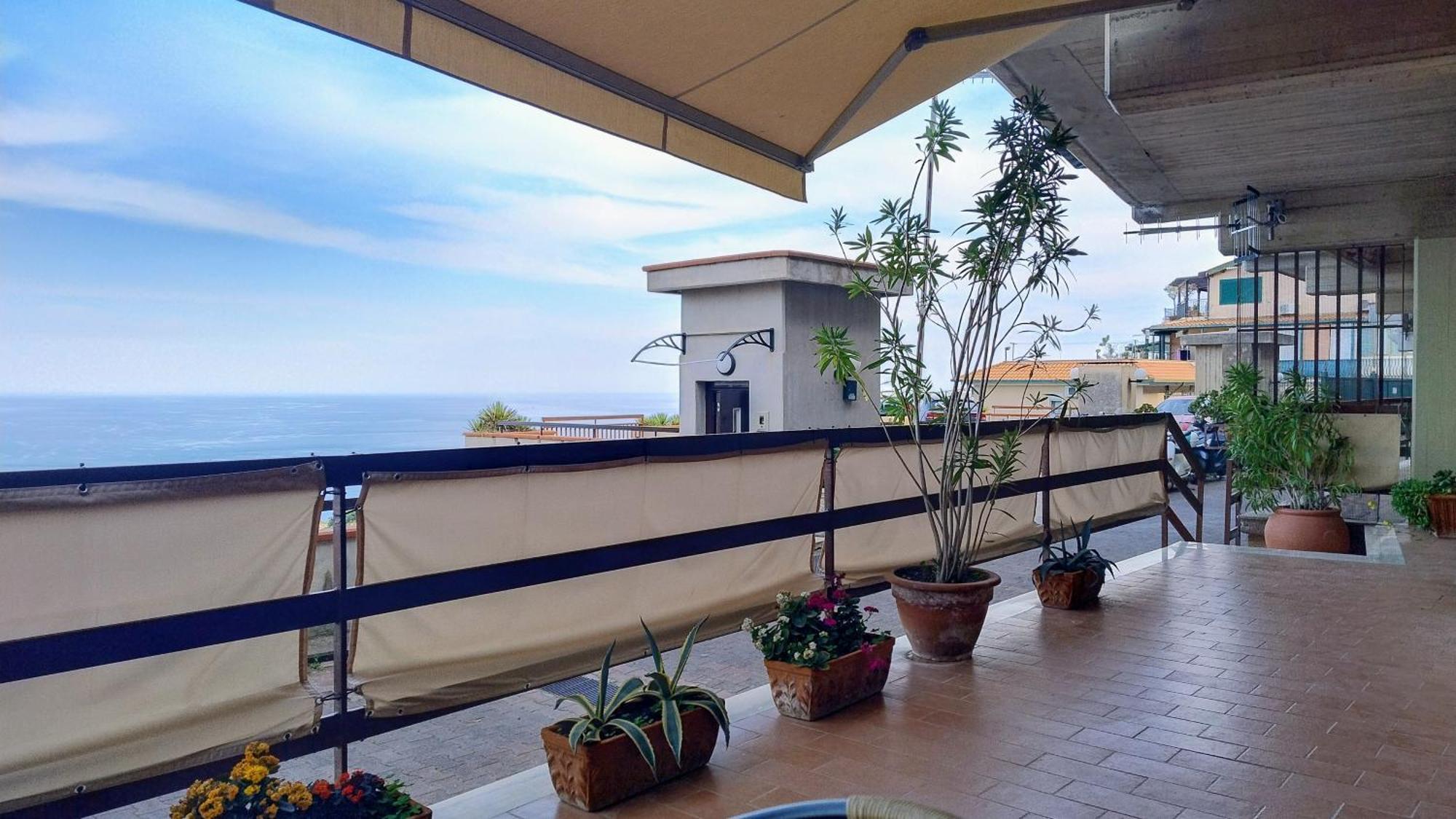 Mara'S House, 10 Minuti A Piedi Dal Centro, Parcheggio Privato Taormina Dış mekan fotoğraf